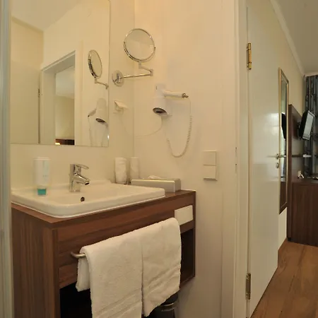 Hotell Hotel Restaurant Zeiskamer Muehle