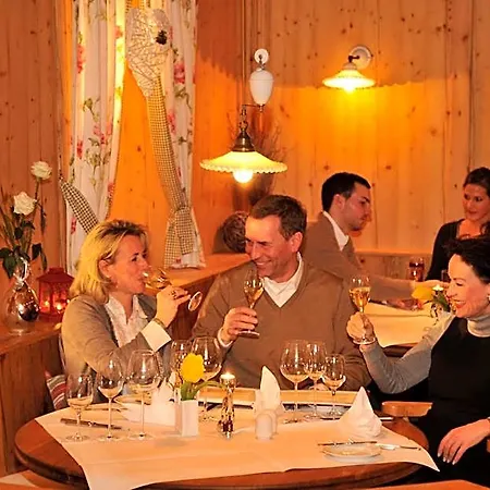 Hotell Hotel Restaurant Zeiskamer Muehle 3*