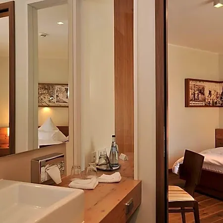 Hotel Restaurant Zeiskamer Muehle Hotell